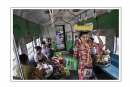 刘力仍《缅甸·火车上的营生者》摄影作品欣赏 (3)_在线影展的作品
